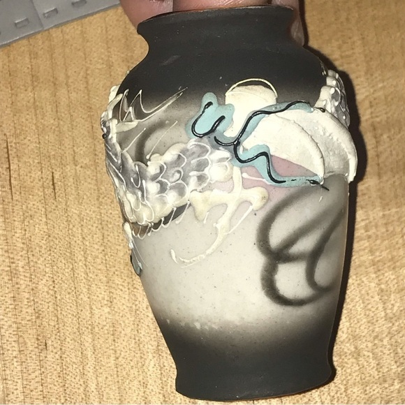 Vintage Moriage Dragon Ware Mini Vase Porcelain Hand Painted Blue Eyed Dragon - Picture 8 of 12